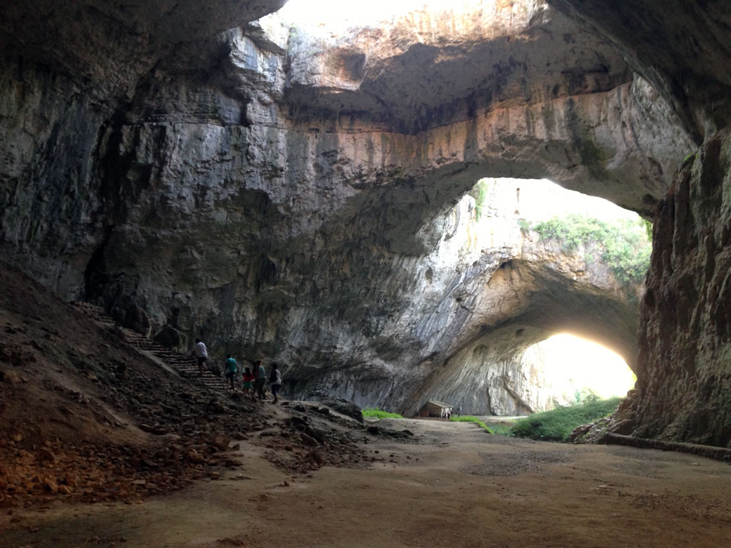 Деветашка пещера2